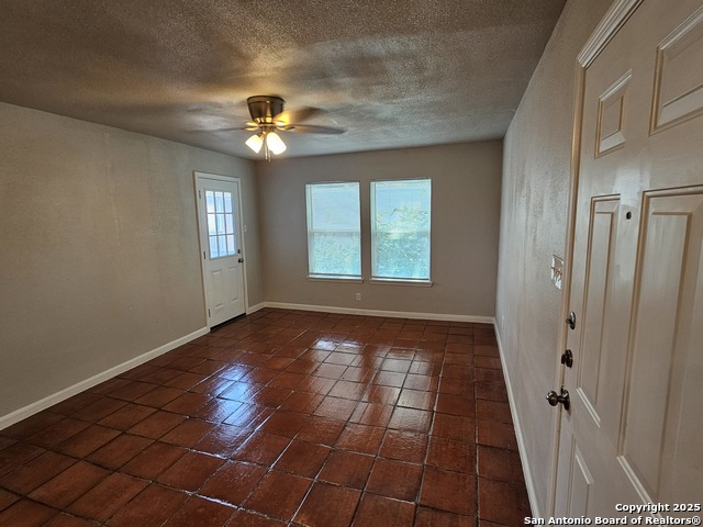 Image 5 of 11 For 1305 Mulberry Ave  19