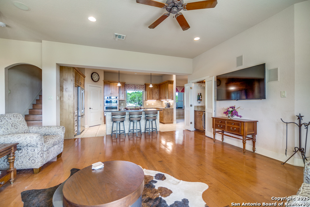 Image 9 of 39 For 203 Horseshoe Bend