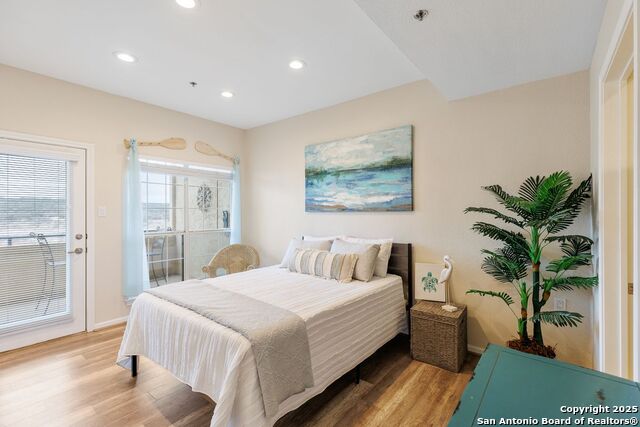 Listing photo id 11 for 3404 American  Apt 1201