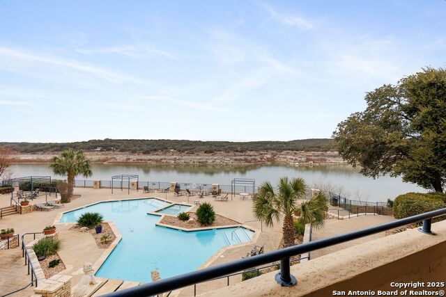 Listing photo id 4 for 3404 American  Apt 1201