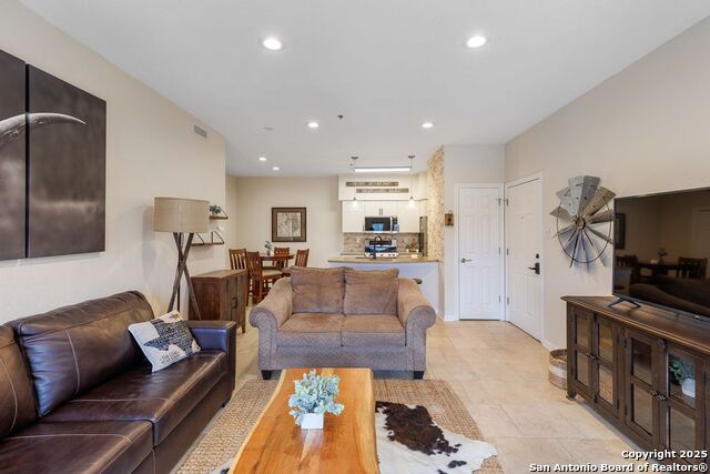 Listing photo id 6 for 3404 American  Apt 1201