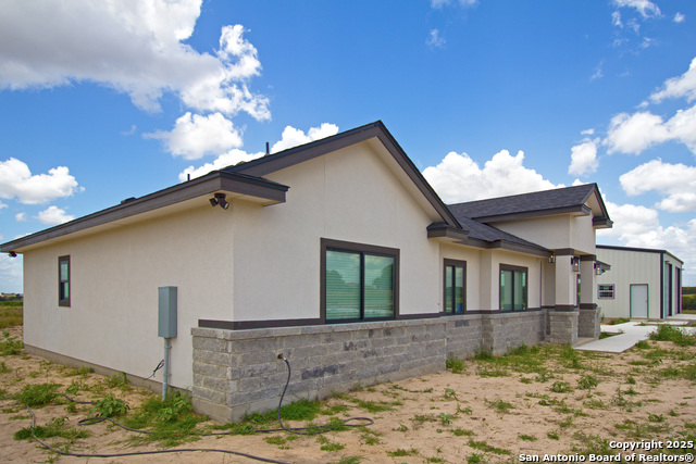 Listing photo id 8 for 792 Lake Valley