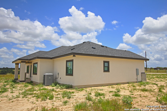 Listing photo id 9 for 792 Lake Valley