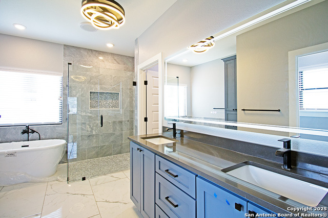 Listing photo id 18 for 792 Lake Valley