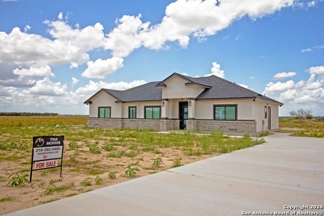 Listing photo id 1 for 792 Lake Valley