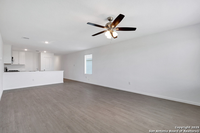 Listing photo id 10 for 3409 Hilts Trail