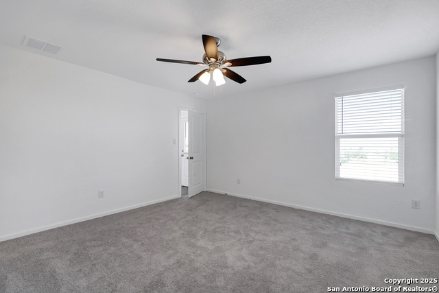 Listing photo id 11 for 3409 Hilts Trail