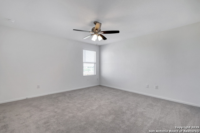 Listing photo id 12 for 3409 Hilts Trail
