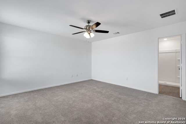 Listing photo id 13 for 3409 Hilts Trail