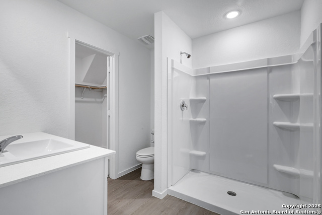 Listing photo id 14 for 3409 Hilts Trail