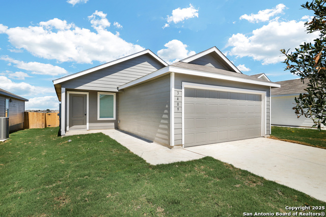 Listing photo id 0 for 3409 Hilts Trail