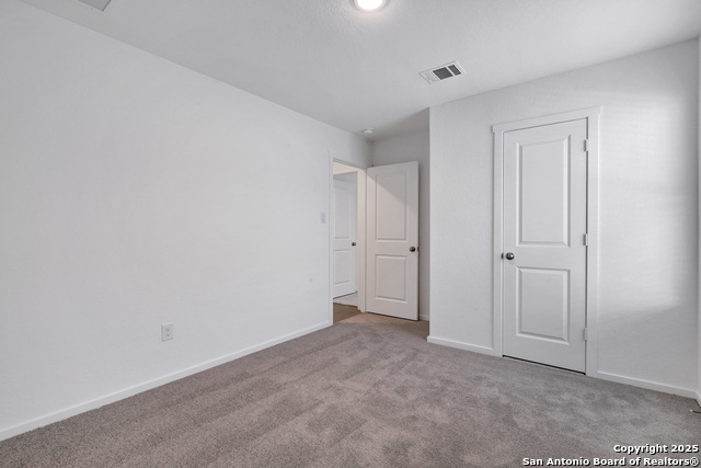 Listing photo id 21 for 3409 Hilts Trail