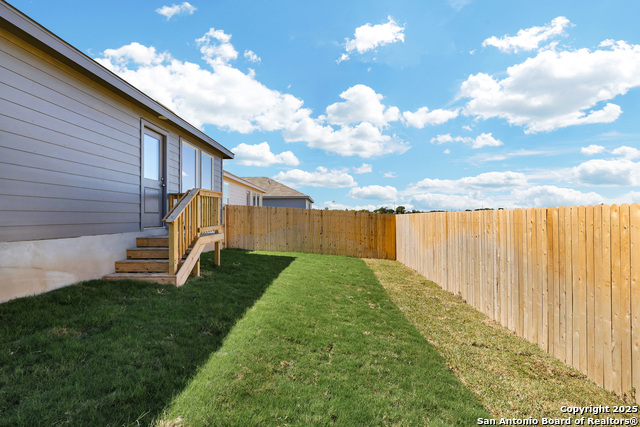 Listing photo id 23 for 3409 Hilts Trail