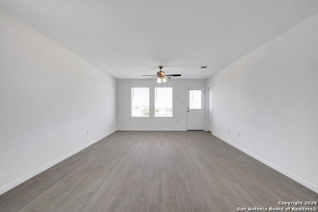 Listing photo id 7 for 3409 Hilts Trail