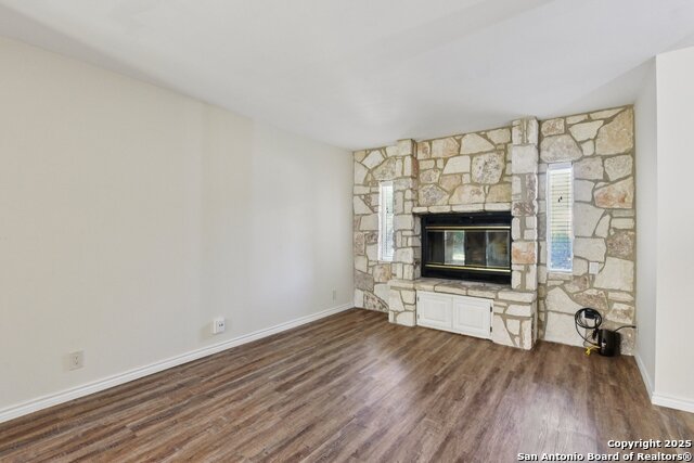 Image 11 of 41 For 6630 Spring Hollow
