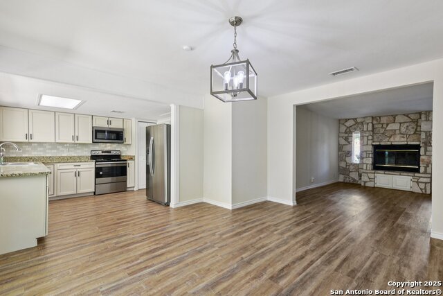 Image 12 of 41 For 6630 Spring Hollow