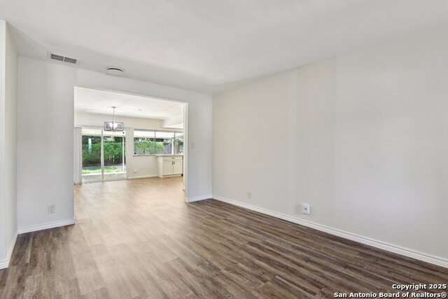 Image 13 of 41 For 6630 Spring Hollow