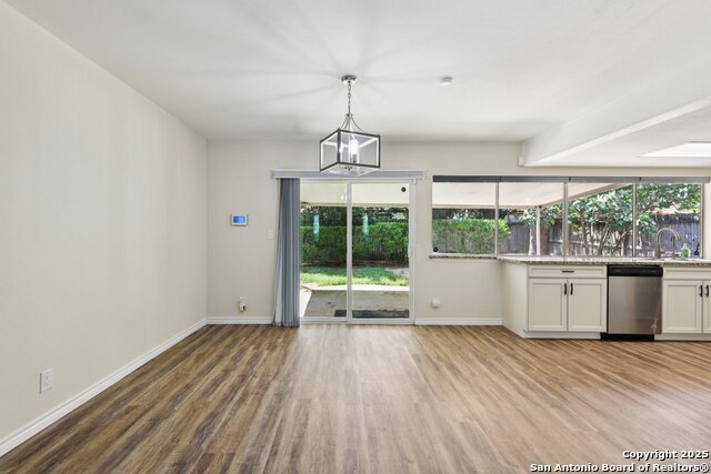 Image 16 of 41 For 6630 Spring Hollow