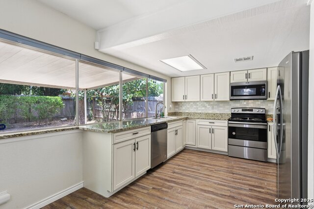 Image 18 of 41 For 6630 Spring Hollow