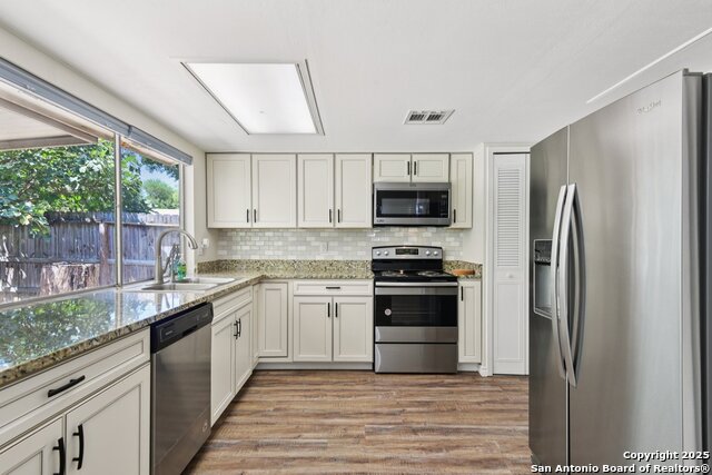 Image 19 of 41 For 6630 Spring Hollow