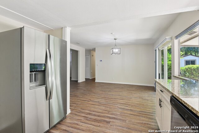 Image 20 of 41 For 6630 Spring Hollow