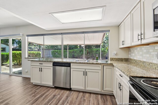 Image 21 of 41 For 6630 Spring Hollow