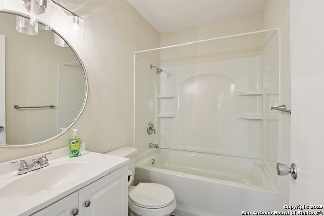 Image 25 of 41 For 6630 Spring Hollow