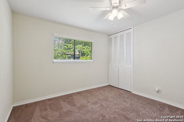 Image 27 of 41 For 6630 Spring Hollow