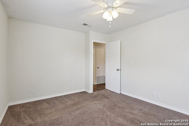 Image 31 of 41 For 6630 Spring Hollow
