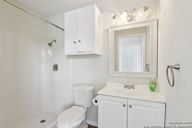 Image 34 of 41 For 6630 Spring Hollow