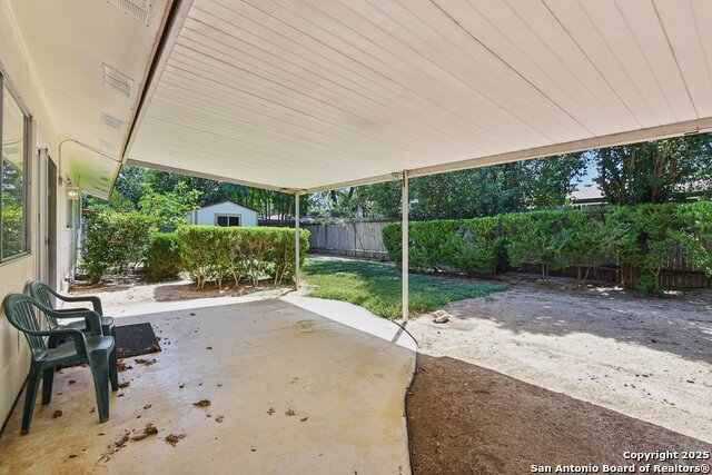 Image 38 of 41 For 6630 Spring Hollow