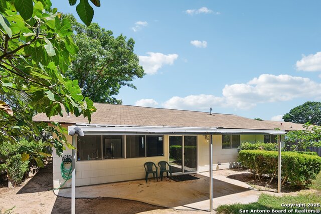 Image 40 of 41 For 6630 Spring Hollow