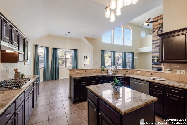 Image 7 of 28 For 20615 Wild Springs