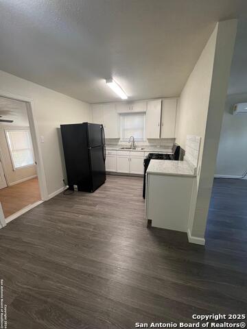 Image 4 of 8 For 1714 Center  