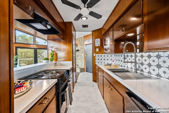 Image 41 of 76 For 4250 Tanglewood Trail