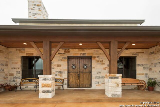 Image 3 of 11 For 339 Valley Lodge