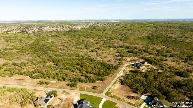 Image 4 of 17 For Lot 20 Stone Loop