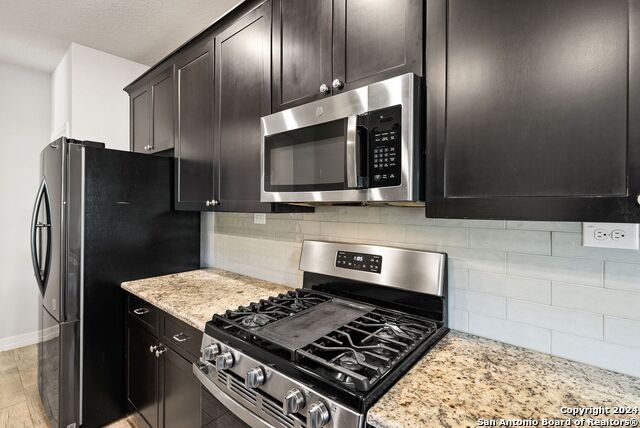 Listing photo id 11 for 10410 Pecan Crst