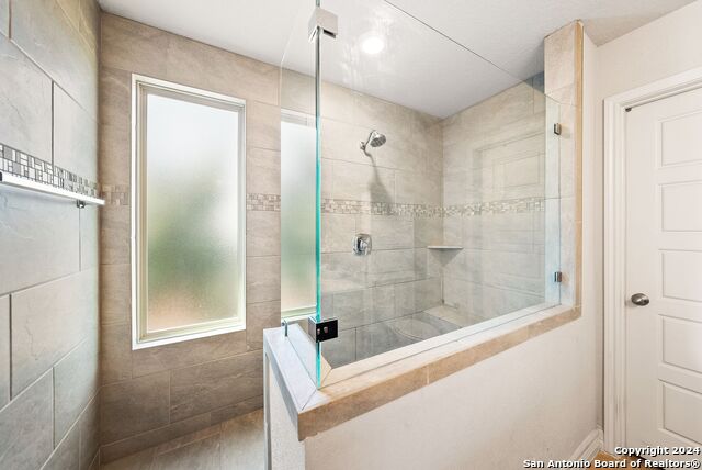 Listing photo id 17 for 10410 Pecan Crst