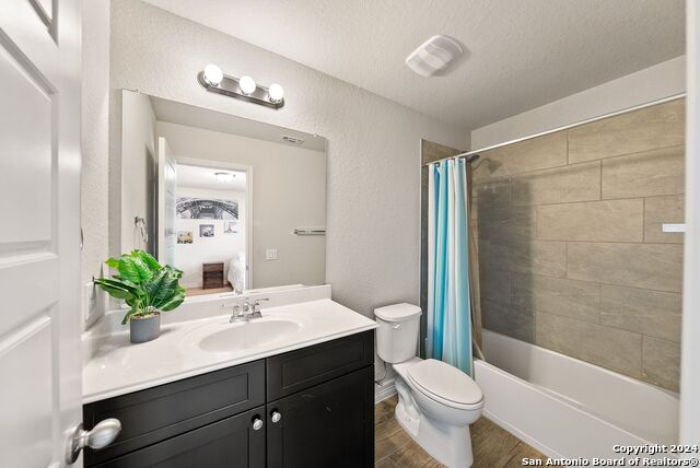 Listing photo id 29 for 10410 Pecan Crst