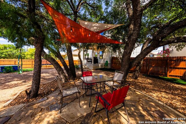 Listing photo id 31 for 10410 Pecan Crst