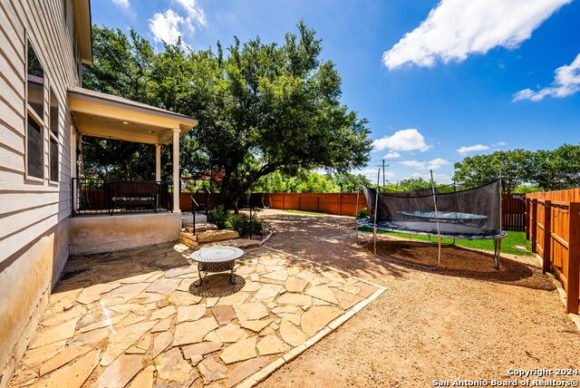 Listing photo id 33 for 10410 Pecan Crst