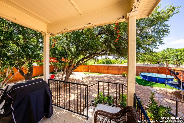 Listing photo id 34 for 10410 Pecan Crst
