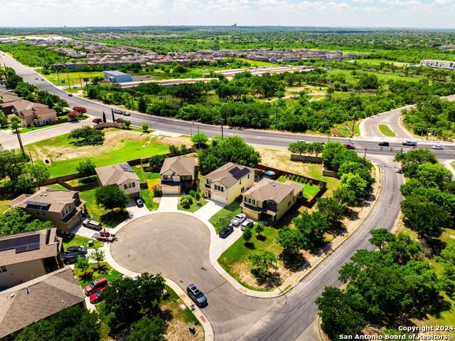 Listing photo id 40 for 10410 Pecan Crst