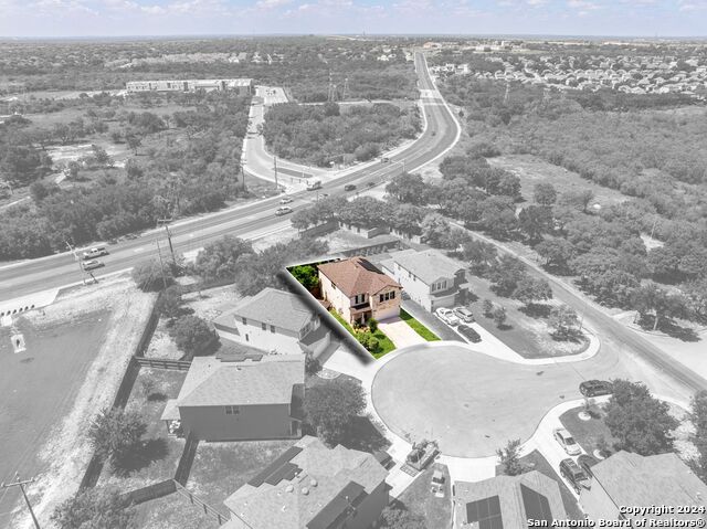 Listing photo id 41 for 10410 Pecan Crst