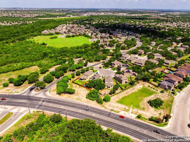 Listing photo id 44 for 10410 Pecan Crst