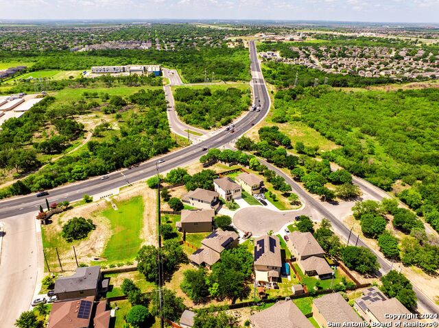 Listing photo id 45 for 10410 Pecan Crst