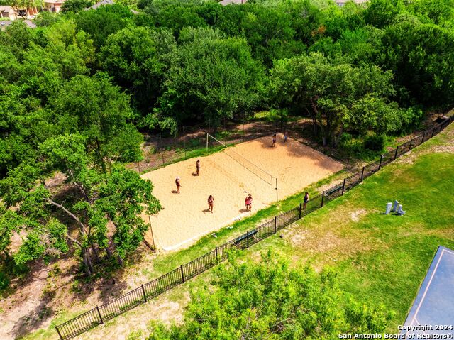 Listing photo id 46 for 10410 Pecan Crst