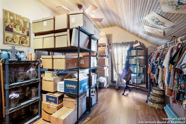 Listing photo id 10 for 141 County Road 454