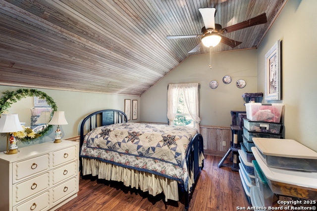 Listing photo id 11 for 141 County Road 454